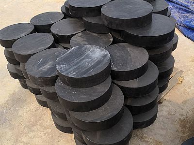 东方市板式橡胶支座由若干层橡胶片与薄钢板经加压硫化